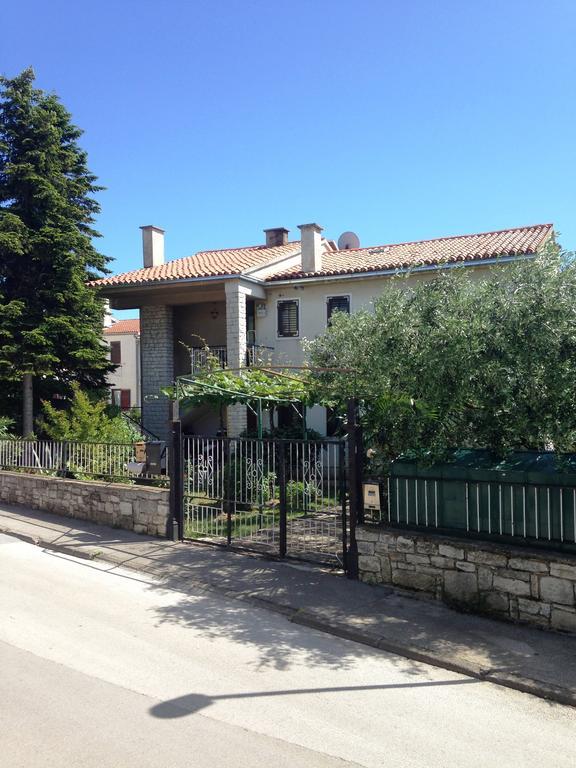 Guest House Slavica Pula Exterior foto